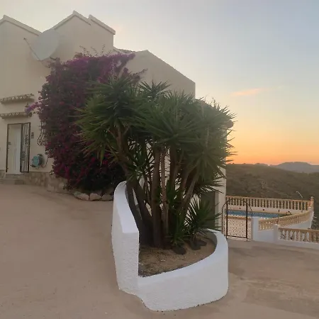 Falcon's Nest: Paradise With Mountains & Seaview + Private Pool Villa